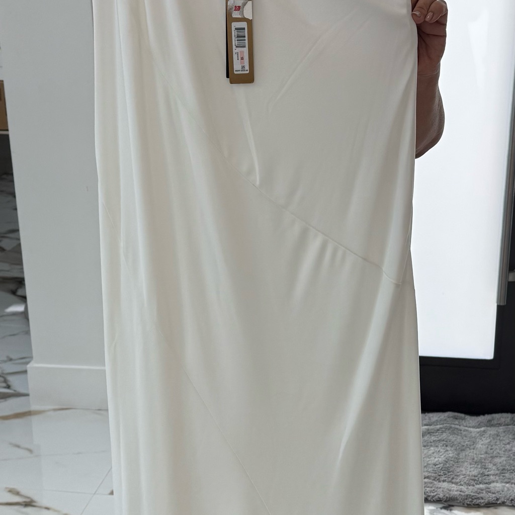 Elegante One Shoulder Donna Karan New York.